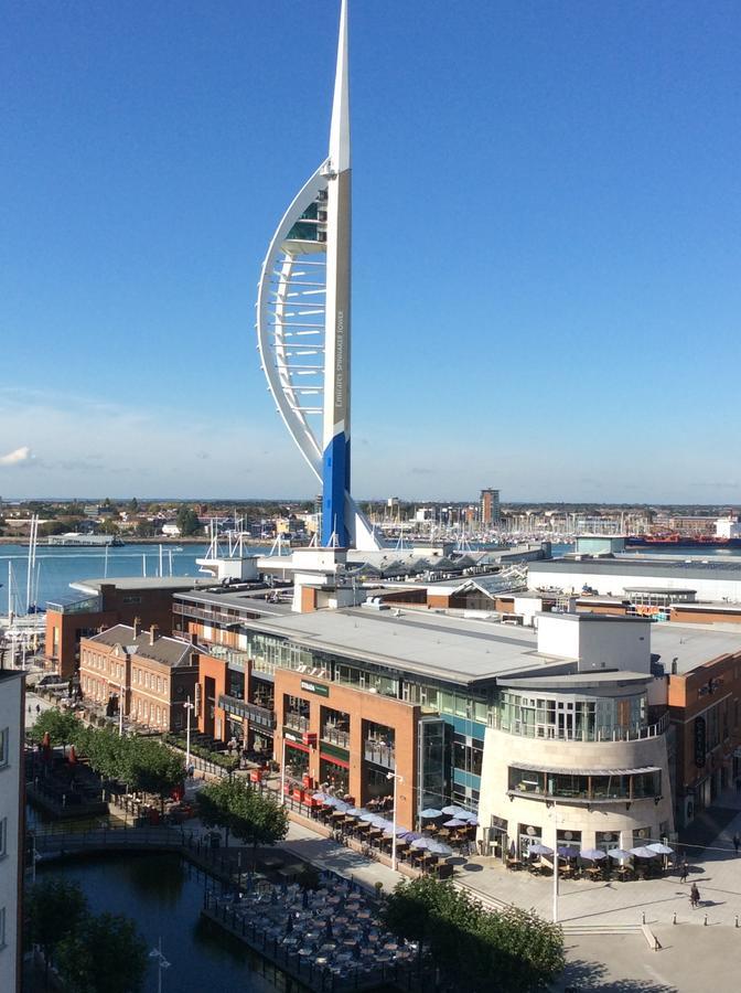 Gunwharf Quays Harbour Apartments Portsmouth Exterior foto